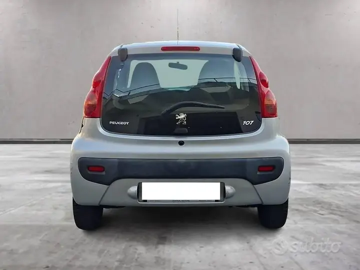 Peugeot 107 2011 photo 4