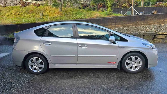 Toyota Prius 2011 photo 4