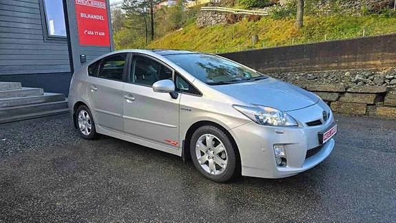 Toyota Prius 2011 photo 2