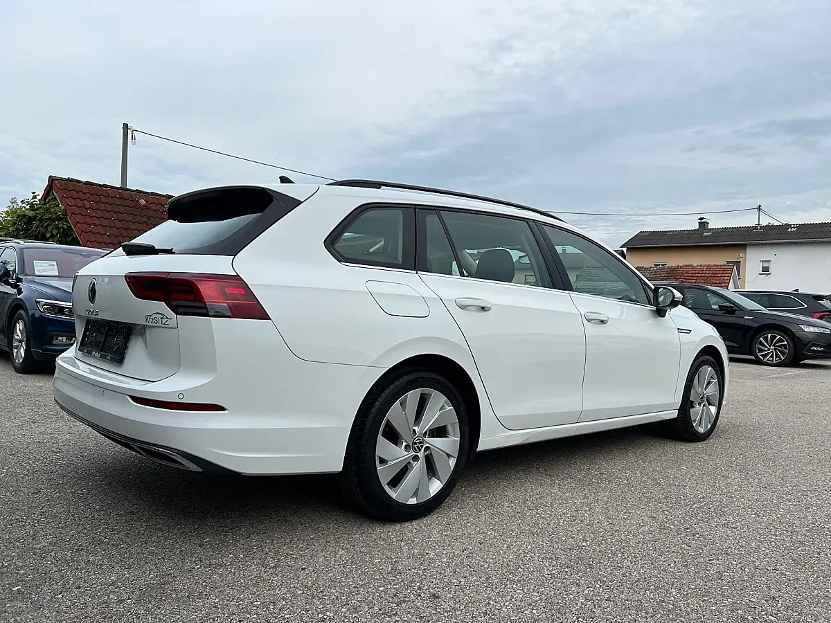 Volkswagen Golf 2023 photo 3