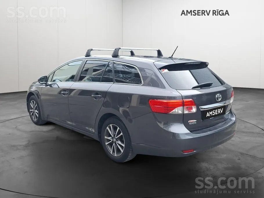 Toyota Avensis 2015 photo 4