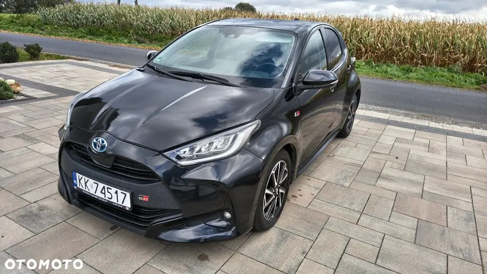 Toyota Yaris 2022 photo 2