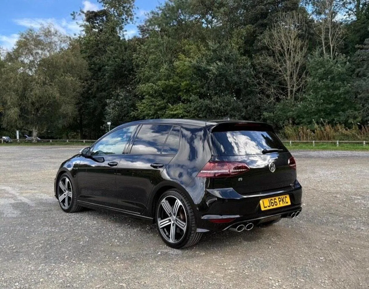 Volkswagen Golf R 2016 photo 2
