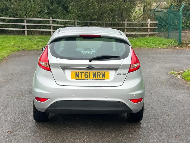 Ford Fiesta 2011 photo 3