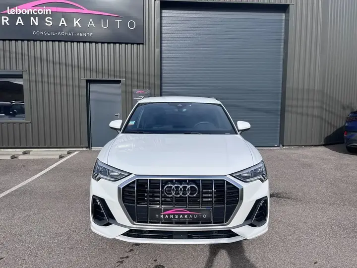 Audi Q3 2023 photo 2