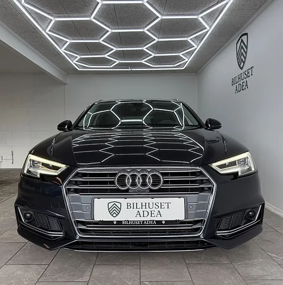 Audi A4 2018 photo 2