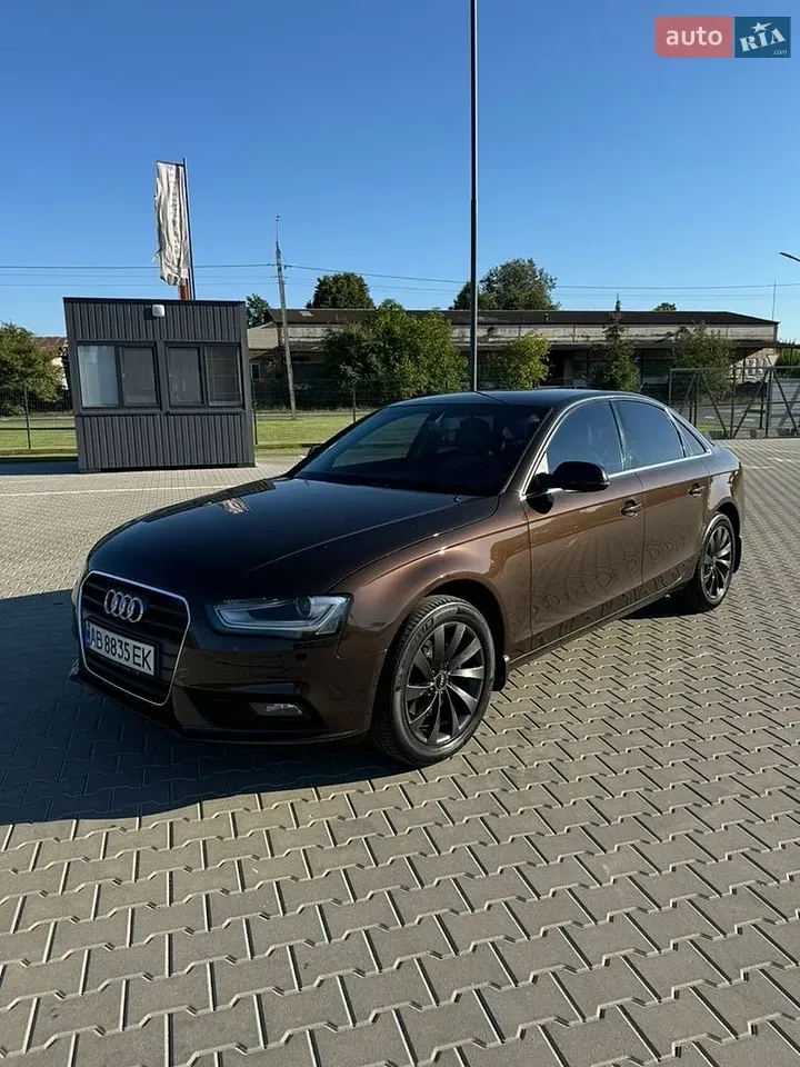 Audi A4 2012 photo 4
