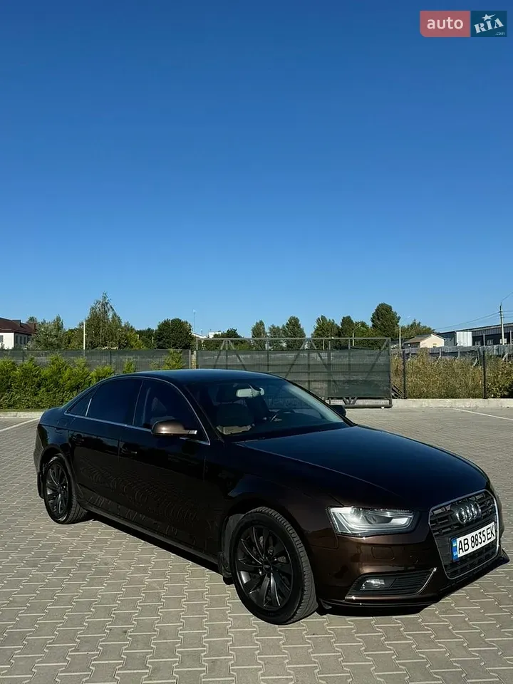 Audi A4 2012 photo 2