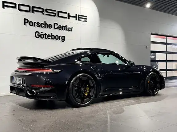 Porsche 911 Turbo S 2027 photo 4