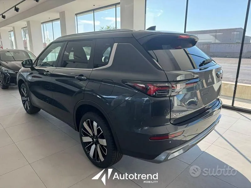 Mitsubishi Outlander 2026 photo 2
