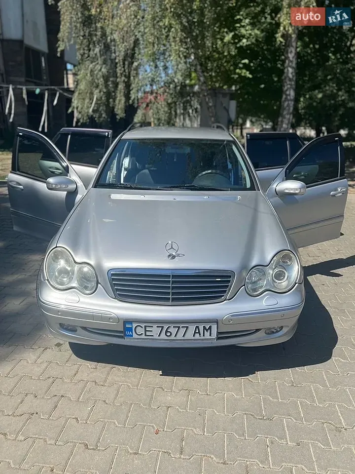 Mercedes-Benz C-Class 2003 photo 3