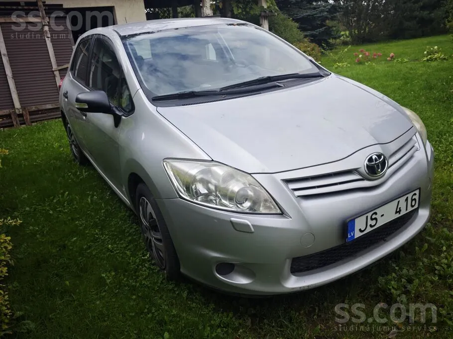 Toyota Auris 2010 photo 3