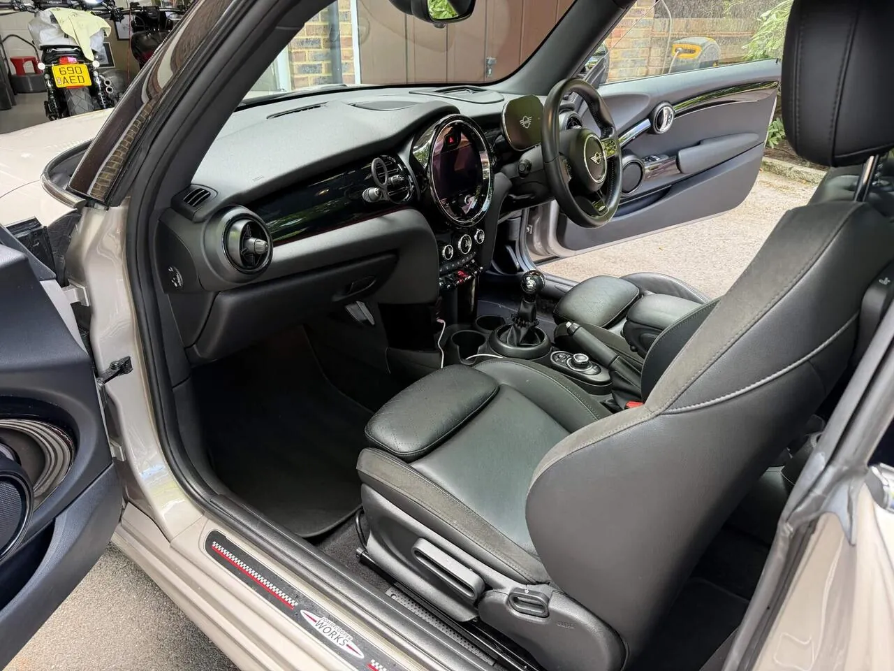 Mini Hatch 2021 photo 3