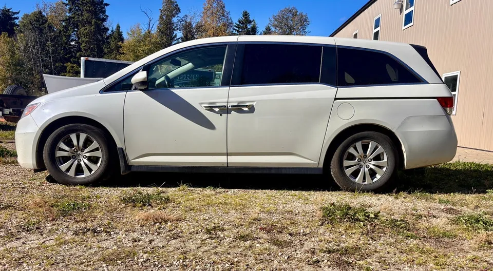 Honda Odyssey 2016 photo 3