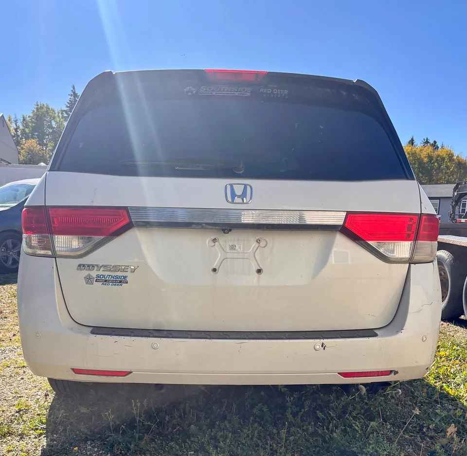 Honda Odyssey 2016 photo 2