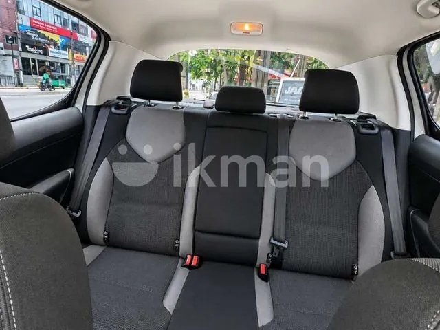 Peugeot 308 2013 photo 2