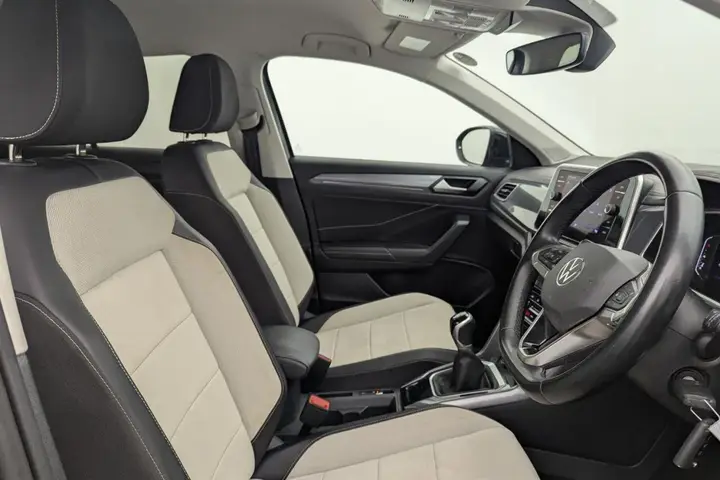 Volkswagen T-Roc 2023 photo 3