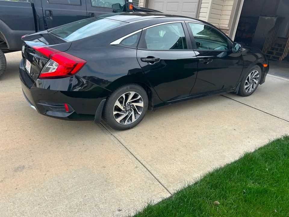 Honda Civic 2019 photo 2