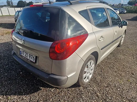 Peugeot 207 2008 photo 4