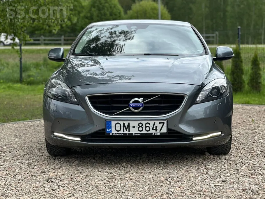 Volvo V40 2014 photo 2