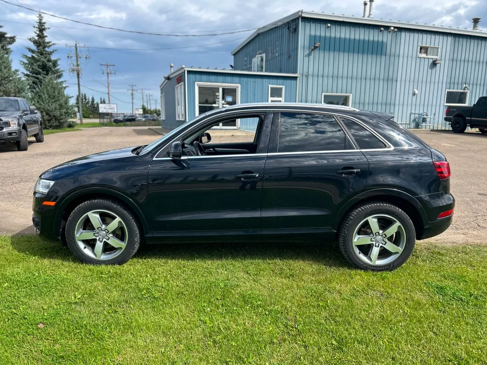 Audi Q3 2015 photo 2