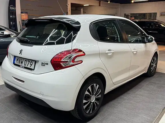 Peugeot 208 2014 photo 5