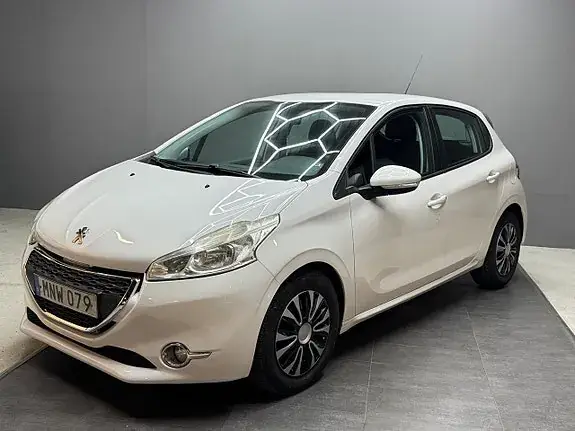Peugeot 208 2014 photo 3