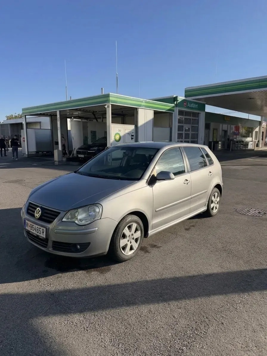 Volkswagen Polo 2008 photo 2