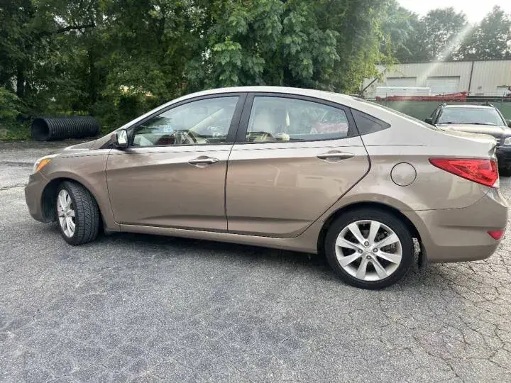 Hyundai Accent 2014 photo 2