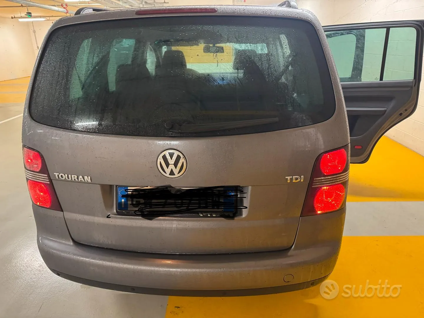 Volkswagen Touran 2006 photo 2