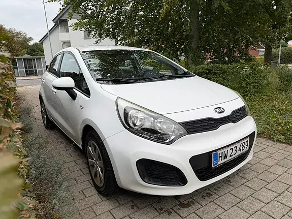 Kia Rio 2012 photo 2
