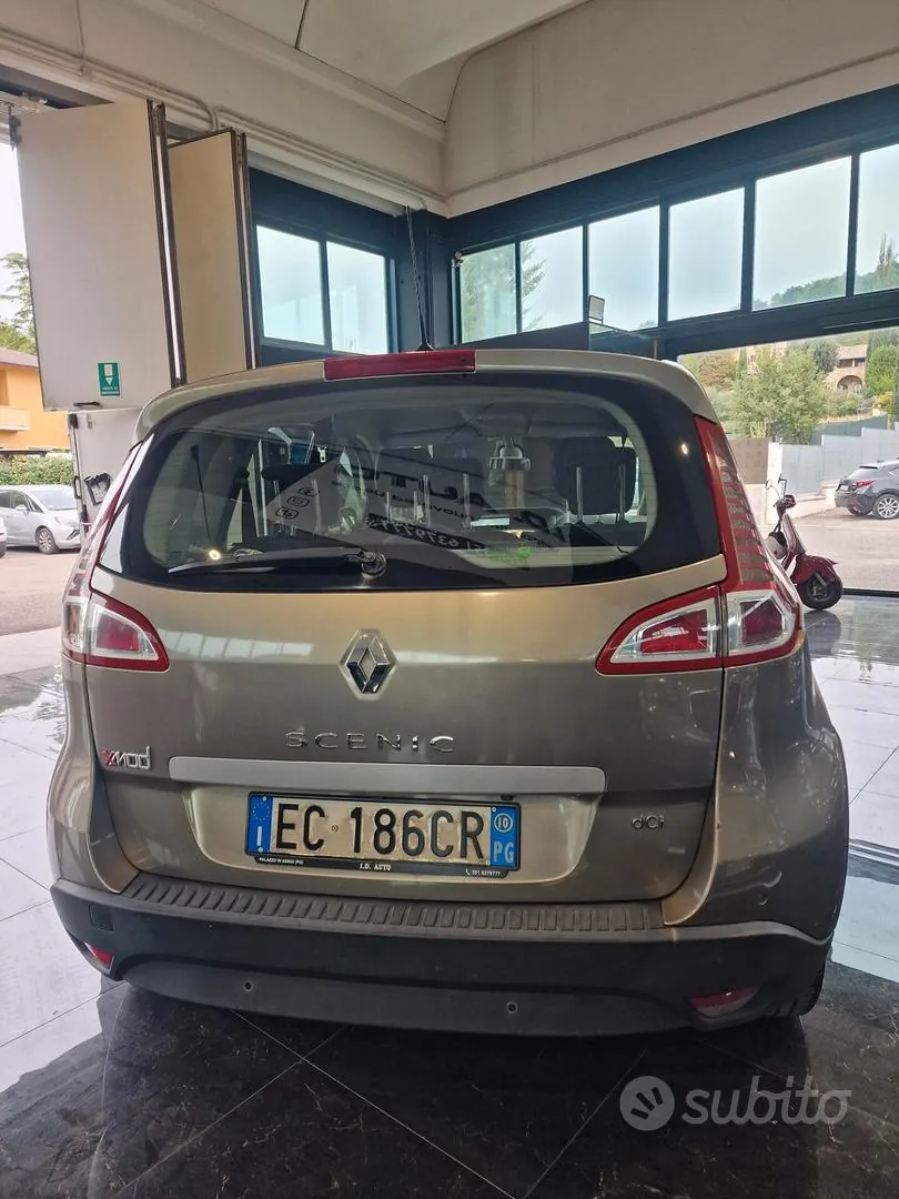 Renault Scenic 2010 photo 4