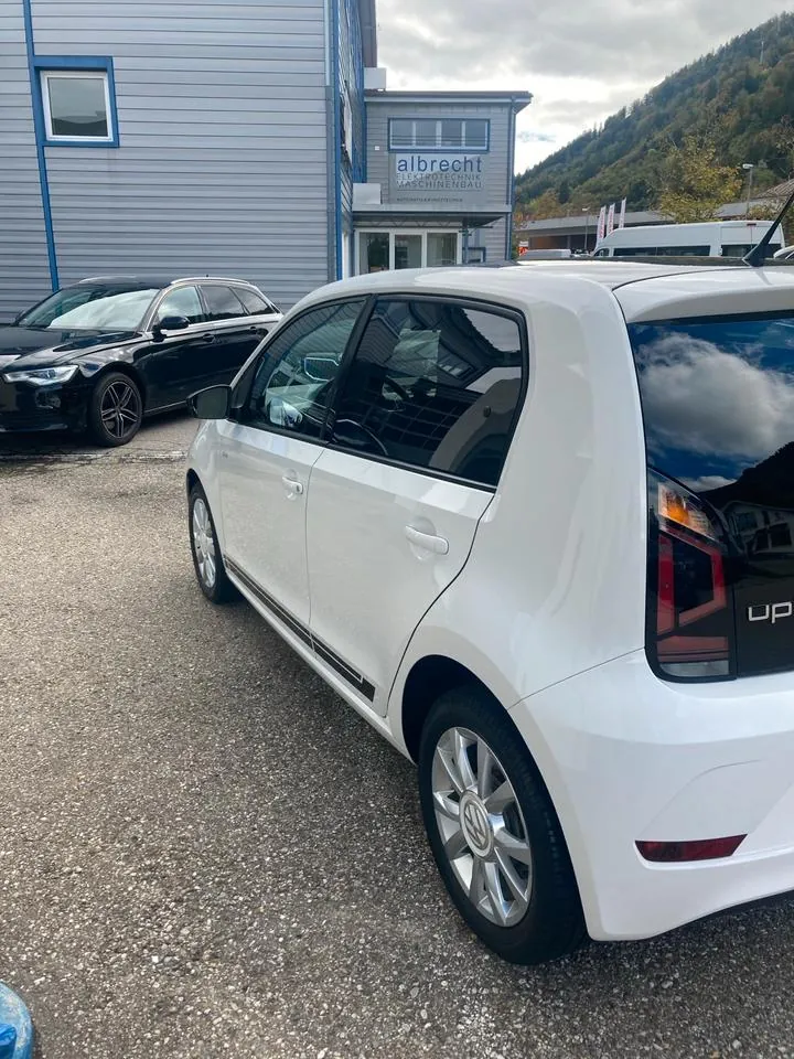 Volkswagen Up