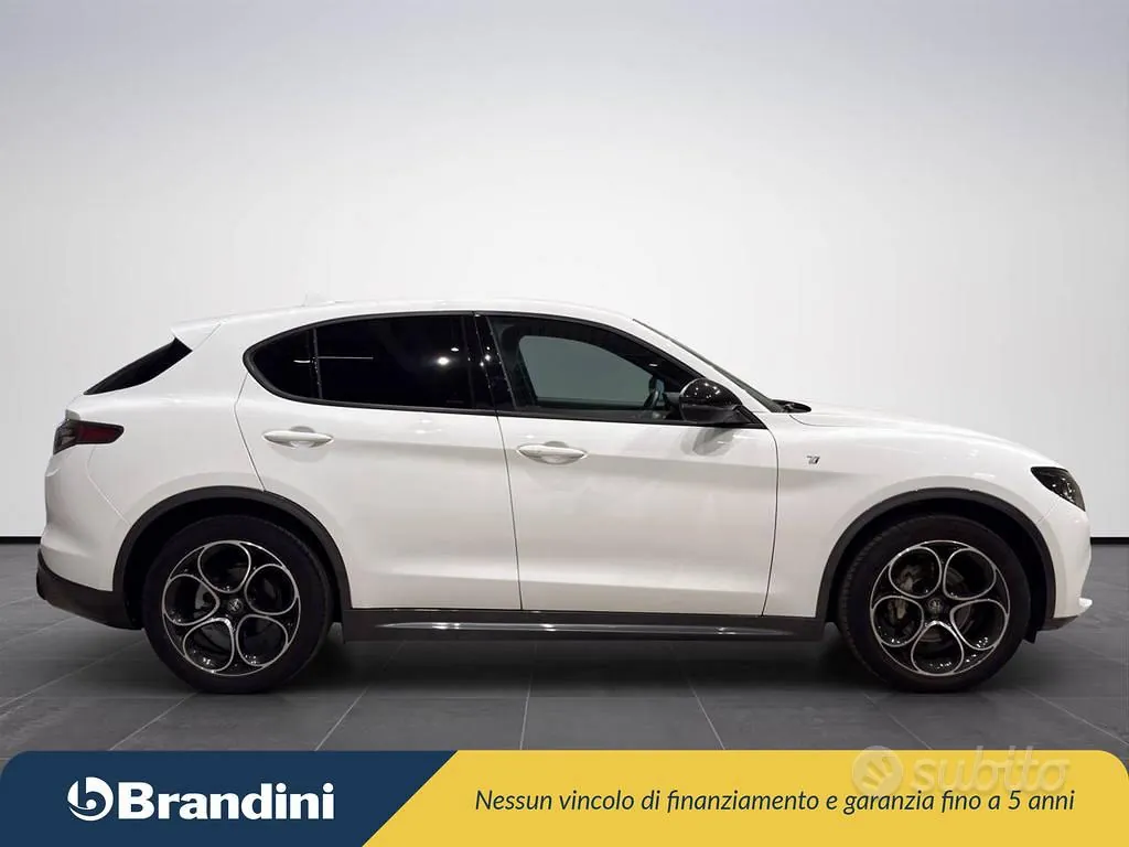 Alfa Romeo Stelvio 2023 photo 5