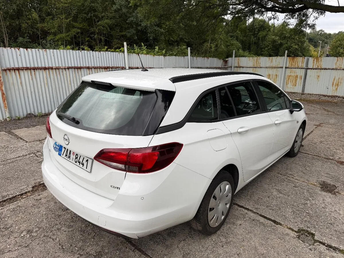Opel Astra 2018 photo 4