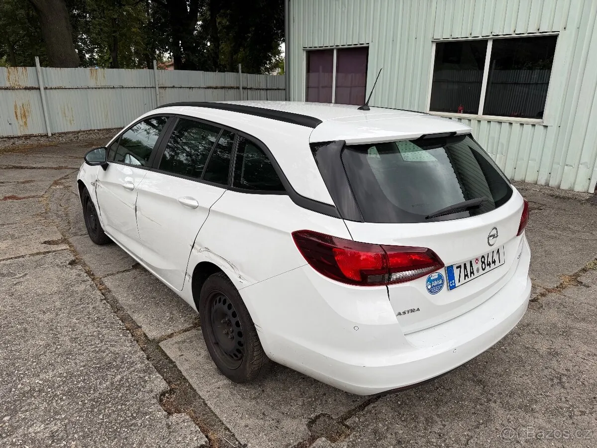 Opel Astra 2018 photo 3