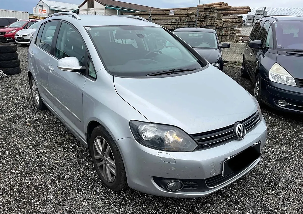 Volkswagen Golf 2011 photo 2