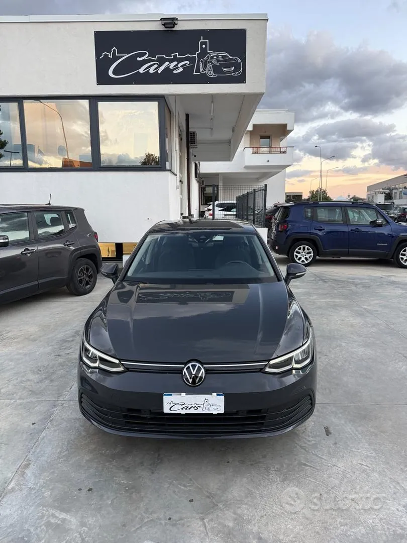 Volkswagen Golf 2023 photo 2