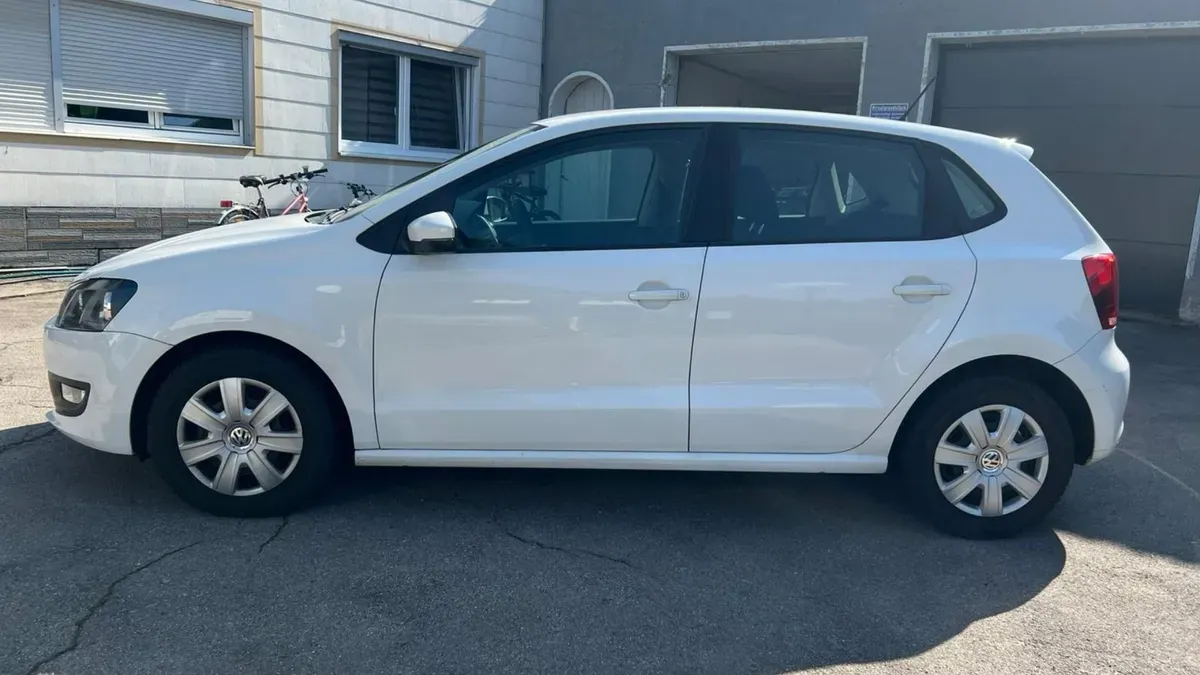 Volkswagen Polo 2012 photo 3