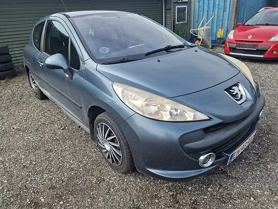 Peugeot 207 2006 photo 2