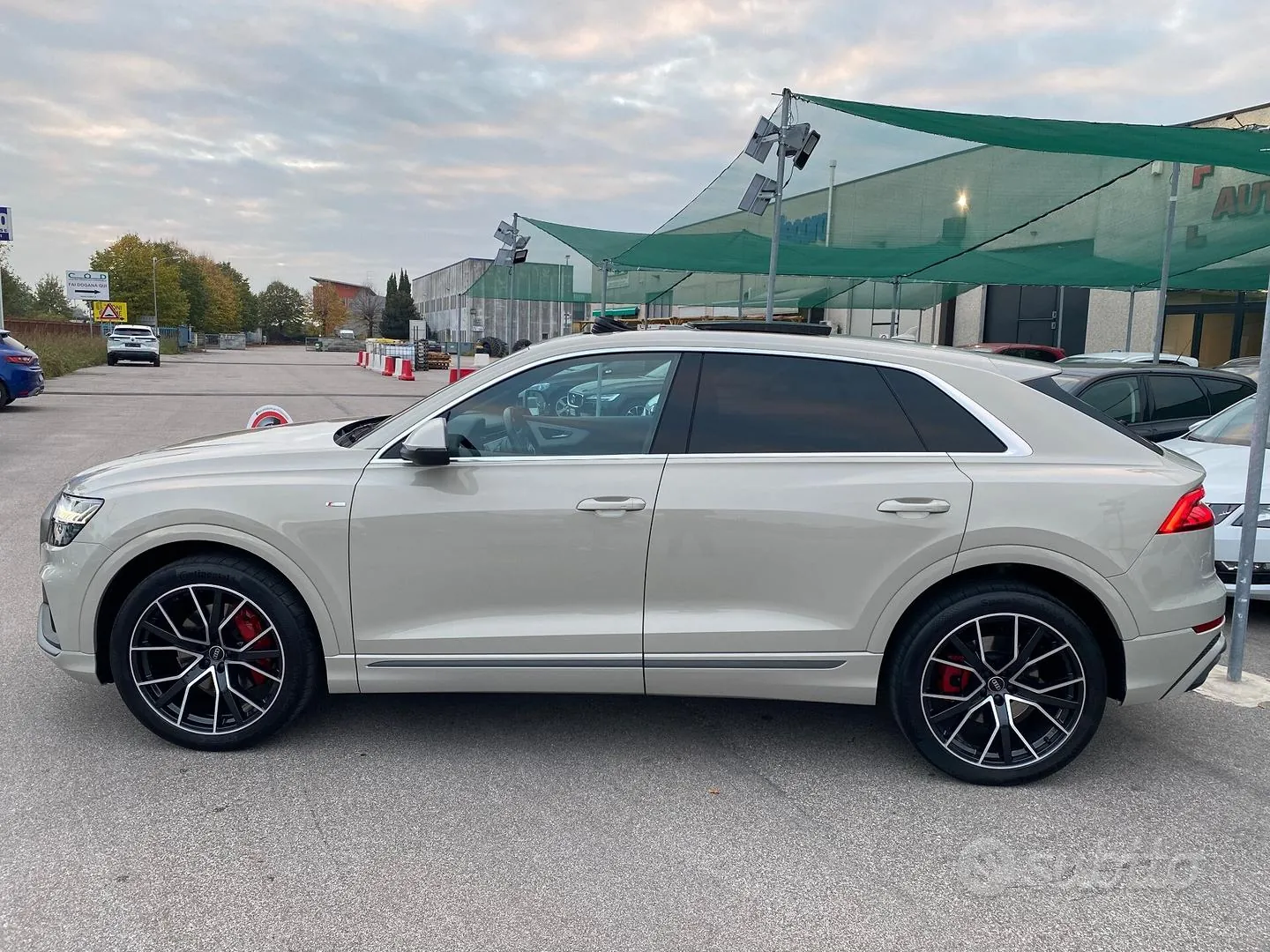 Audi Q8 2023 photo 2