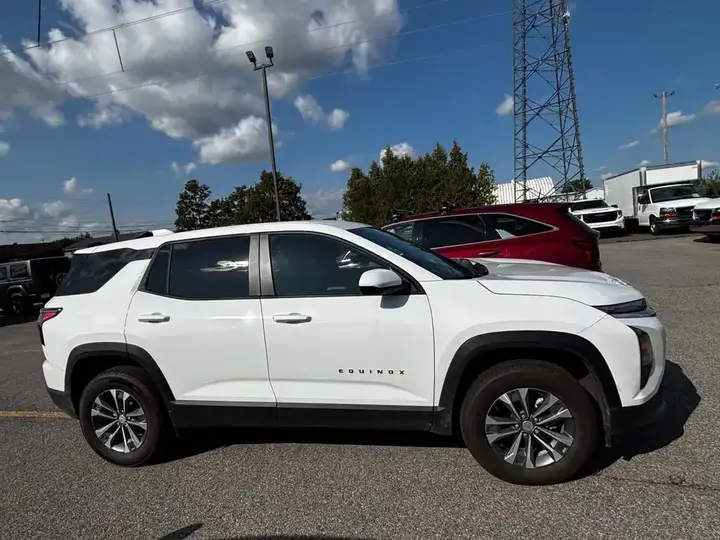 Chevrolet Equinox 2026 photo 4