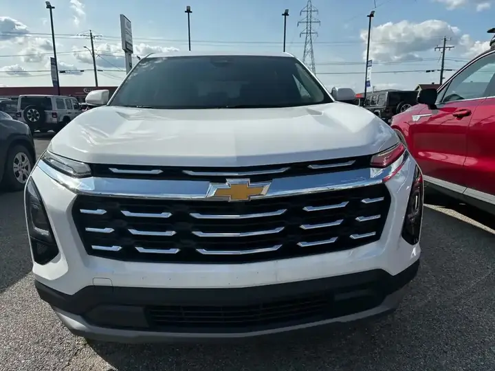 Chevrolet Equinox 2026 photo 2