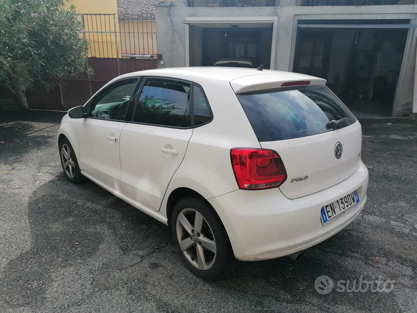 Volkswagen Polo 2012 photo 3