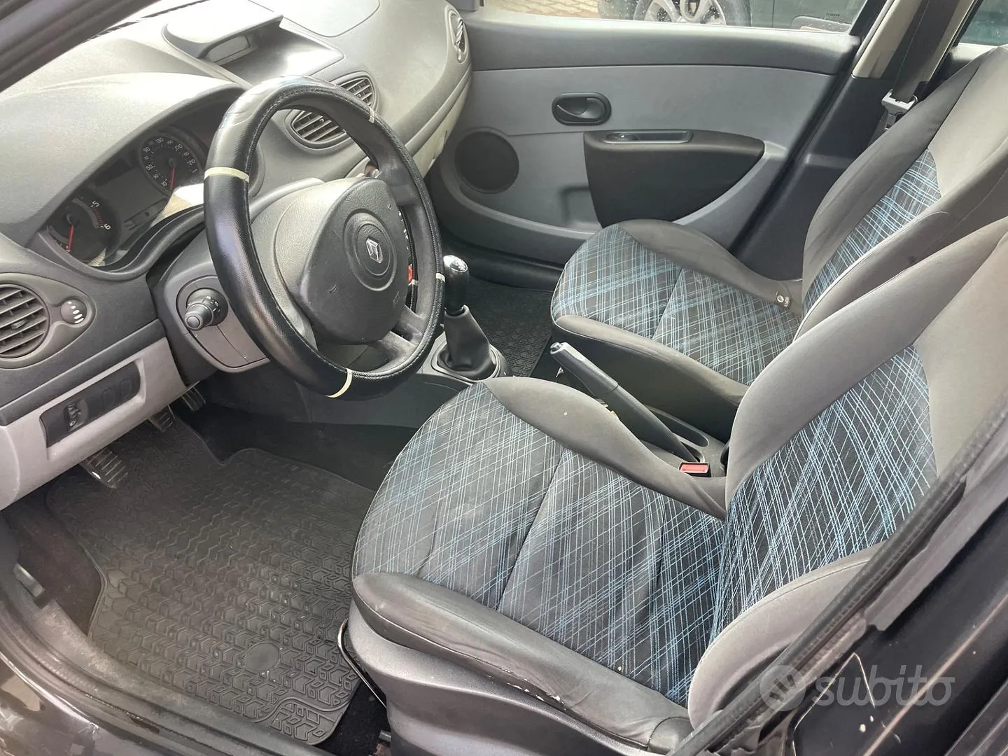 Renault Clio 2006 photo 4