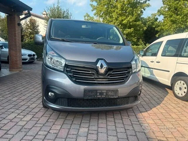 Renault Trafic 2015 photo 2