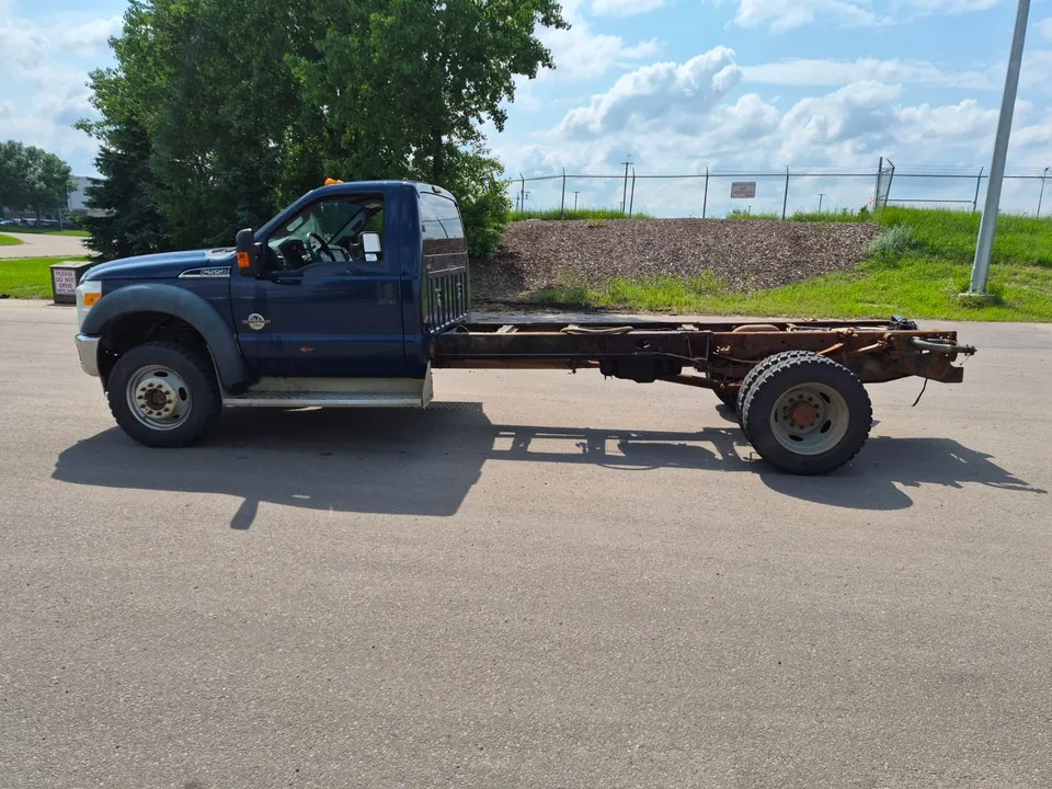 Ford F-550 2011 photo 4
