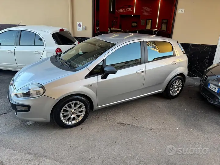 Fiat Grande Punto 2013 photo 3