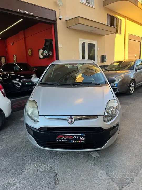 Fiat Grande Punto 2013 photo 2