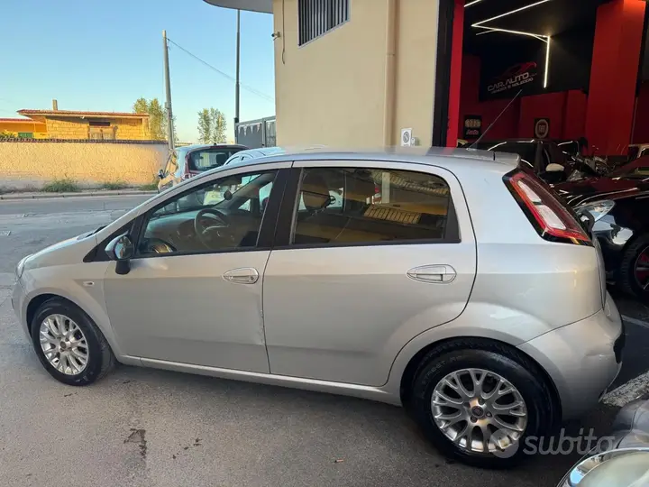 Fiat Grande Punto 2013 photo 5